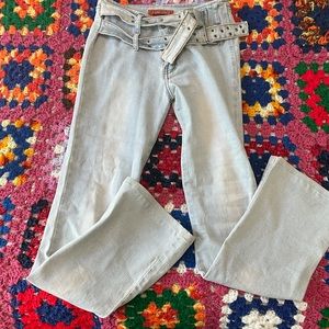 The coolest 2000”s Jean w attached belt